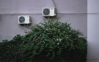 Bild: Klimaanlage außen am Gebäude