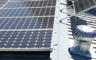 Bild: Photovoltaik-Solarpanel auf Dach
